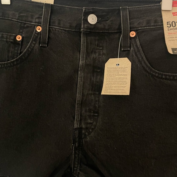 Levi’s 501 Shorts  A High Rise Fitted Through The Hip - Picture 6 of 6